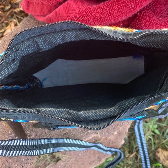 Host Pick💕Small Woven Style Single Pocket Purse - Picture 6 of 6